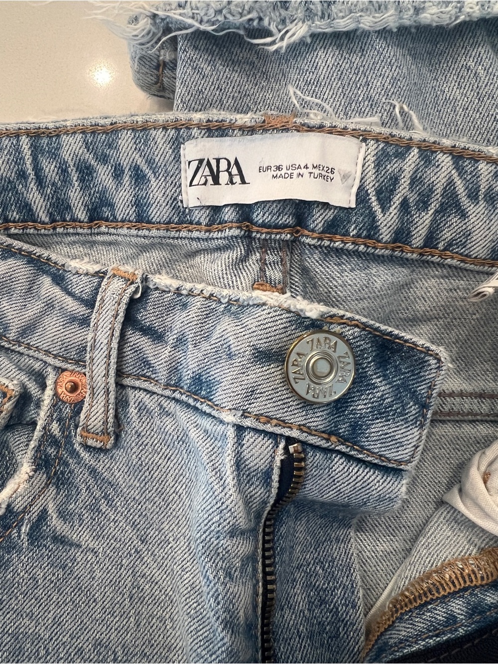 Zara Light Blue Straight Jeans - Picture 2 of 3